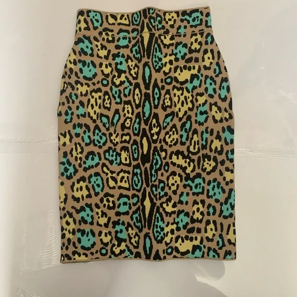 BCBG Maxaria High waisted skirt - Picture 1 of 5